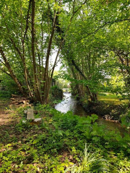 Le Calme A La Source Villa Brechamps Buitenkant foto